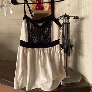 Torrid Lace Top Size 0